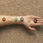 Holistyczny Masaż Tantra – Podróż w Głąb Ciała, Ciszy i Oddech